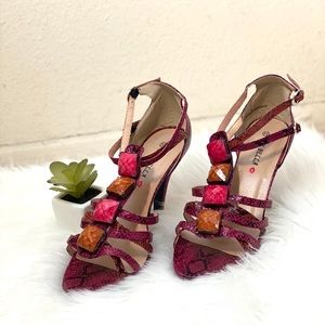 NWT fuschia pink studded heels